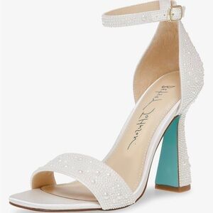 Betsy Johnson size 8 pearl heel